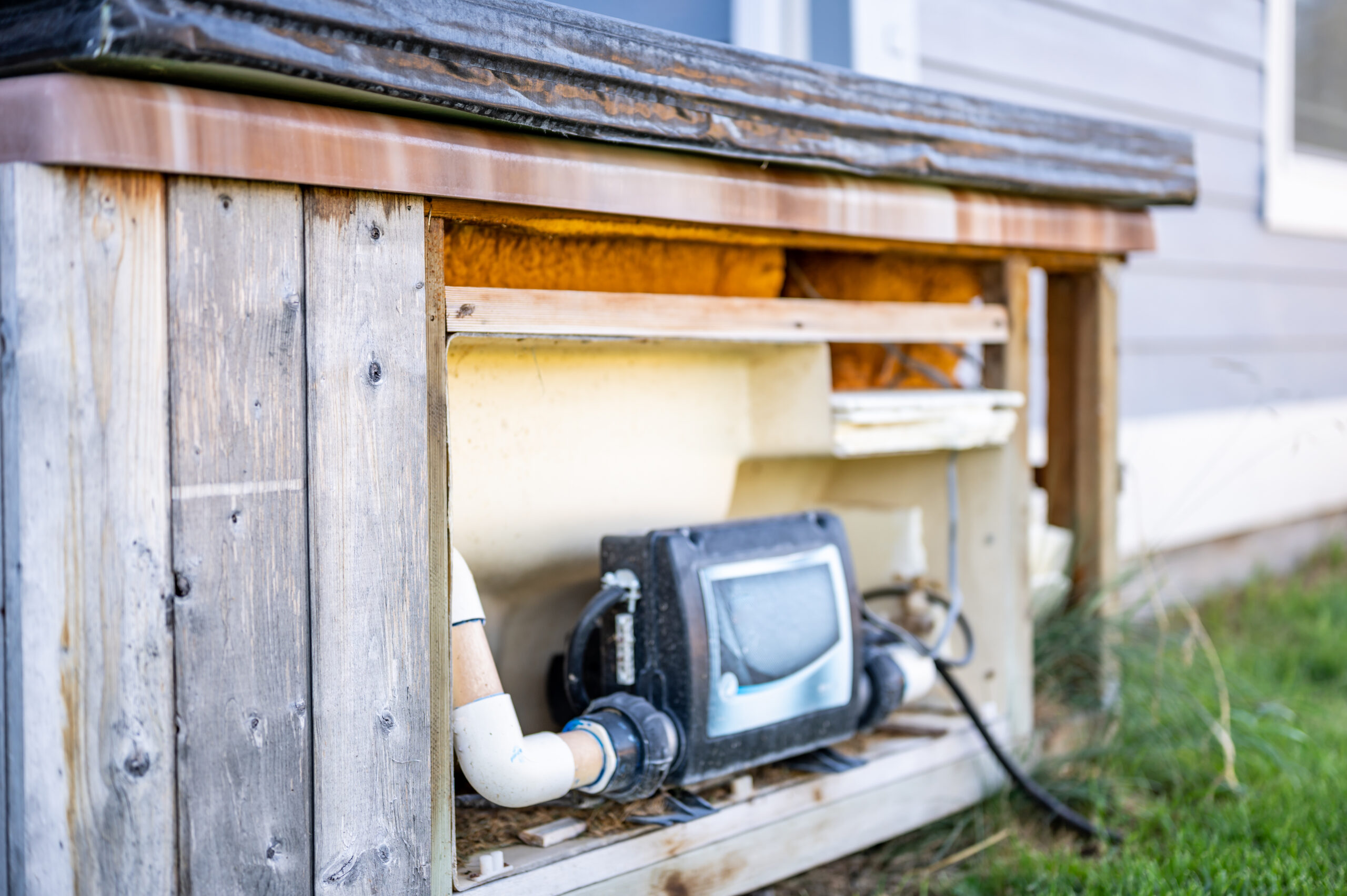 Why I Should Use a Professional to Remove My Hot Tub?